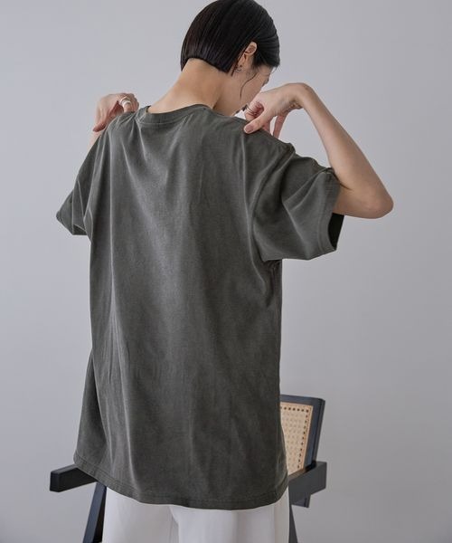 JEANASIS（ジーナシス）の「ROCKフォトクラック BIG TEE/586510（Tシャツ/カットソー・レディース・チャコールグレー/ホワイト/ブラック・FREE）」の12枚目の写真