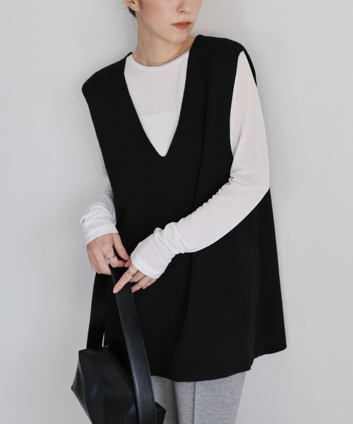 select MOCA（セレクトモカ）の「Vネックロングニットベスト（ベスト