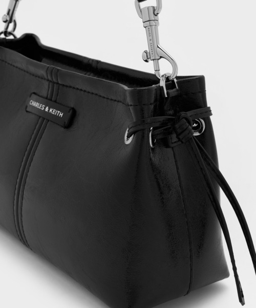 CHARLES & KEITH（チャールズ & キース）の「Noane ノアン クリンクルエフェクトドロウストリングトップハンドルバッグ（ハンドバッグ・レディース・ブラウン系その他7/オートミール/スミクロ・S）」の7枚目の写真