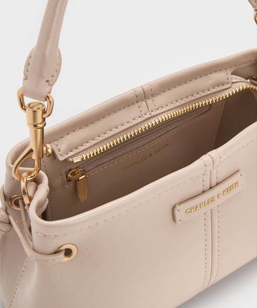 CHARLES & KEITH（チャールズ & キース）の「Noane ノアン クリンクルエフェクトドロウストリングトップハンドルバッグ（ハンドバッグ・レディース・ブラウン系その他7/オートミール/スミクロ・S）」の14枚目の写真