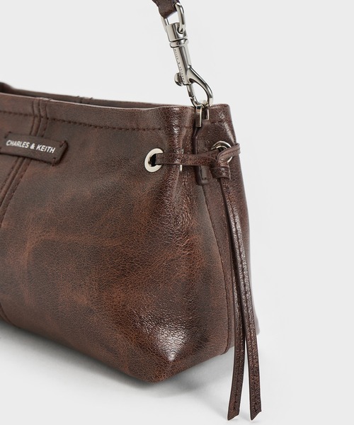 CHARLES & KEITH（チャールズ & キース）の「Noane ノアン クリンクルエフェクトドロウストリングトップハンドルバッグ（ハンドバッグ・レディース・ブラウン系その他7/オートミール/スミクロ・S）」の11枚目の写真