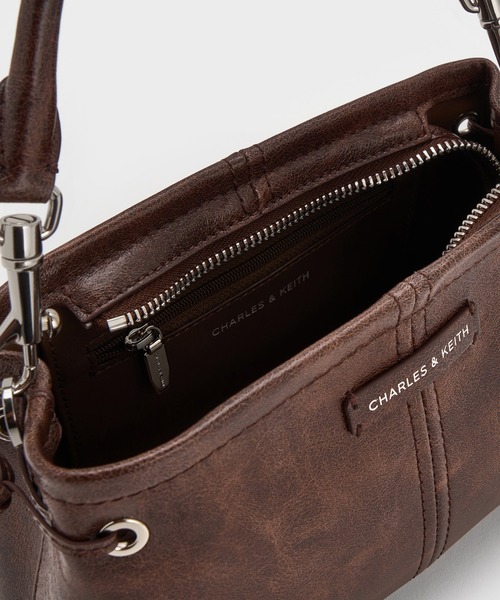 CHARLES & KEITH（チャールズ & キース）の「Noane ノアン クリンクルエフェクトドロウストリングトップハンドルバッグ（ハンドバッグ・レディース・ブラウン系その他7/オートミール/スミクロ・S）」の10枚目の写真