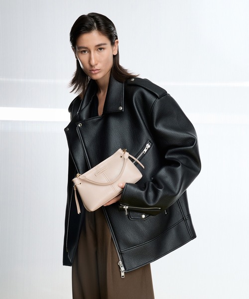 CHARLES & KEITH（チャールズ & キース）の「Noane ノアン クリンクルエフェクトドロウストリングトップハンドルバッグ（ハンドバッグ・レディース・ブラウン系その他7/オートミール/スミクロ・S）」の18枚目の写真