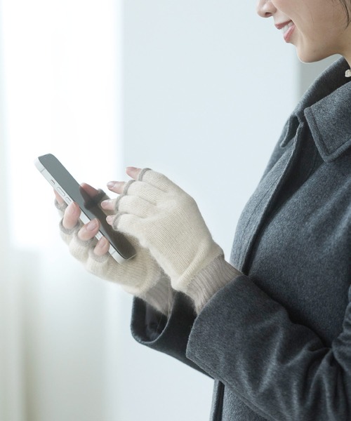 sankyo shokai（サンキョウショウカイ）の「ハンドウォーマー カシミヤ100% 指なし 手袋（手袋・レディース・ベージュ/オフホワイト・FREE）」の5枚目の写真