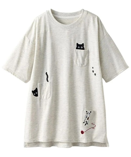 BELLUNA PLUS(ベルーナ)の「ネコ刺しゅうビッグプルオーバー(Tシャツ/カットソー・レディース・チャコール/オフホワイト/ホワイト系/オートミール・X-LARGE/LARGE/MEDIUM)」の1枚目の写真