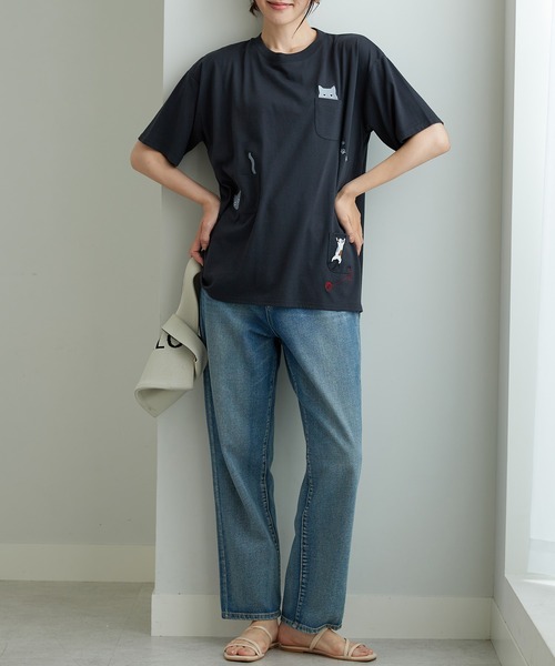 BELLUNA PLUS(ベルーナ)の「ネコ刺しゅうビッグプルオーバー(Tシャツ/カットソー・レディース・チャコール/オフホワイト/ホワイト系/オートミール・X-LARGE/LARGE/MEDIUM)」の16枚目の写真