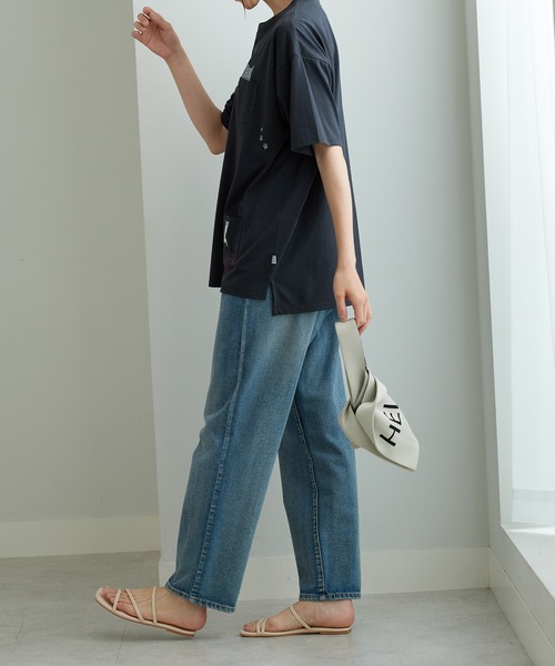 BELLUNA PLUS(ベルーナ)の「ネコ刺しゅうビッグプルオーバー(Tシャツ/カットソー・レディース・チャコール/オフホワイト/ホワイト系/オートミール・X-LARGE/LARGE/MEDIUM)」の14枚目の写真
