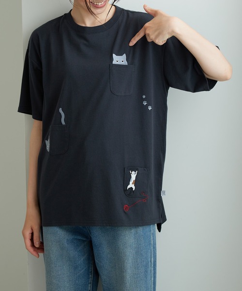 BELLUNA PLUS(ベルーナ)の「ネコ刺しゅうビッグプルオーバー(Tシャツ/カットソー・レディース・チャコール/オフホワイト/ホワイト系/オートミール・X-LARGE/LARGE/MEDIUM)」の12枚目の写真