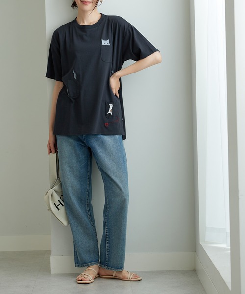 BELLUNA PLUS(ベルーナ)の「ネコ刺しゅうビッグプルオーバー(Tシャツ/カットソー・レディース・チャコール/オフホワイト/ホワイト系/オートミール・X-LARGE/LARGE/MEDIUM)」の10枚目の写真