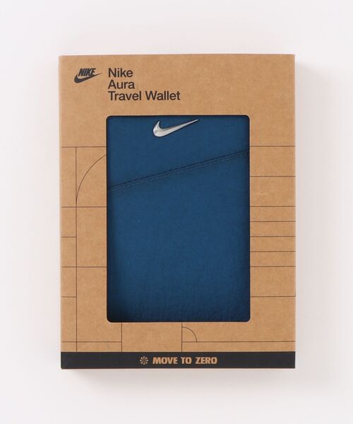 NIKE(ナイキ)の「《NIKEアパレル》オーラ トラベルウォレット(トラベルグッズ・メンズ・ブラック/ブルー系その他・フリー)」の1枚目の写真