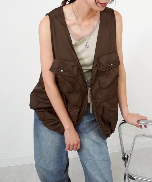 gossara(ゴサラ)の「ナイロンシアーベスト(ベスト・レディース・チャコール/ベージュ/ブラウン・FREE)」の8枚目の写真