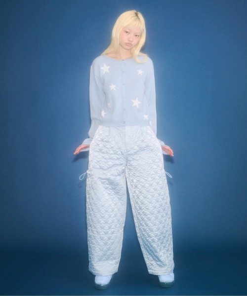 FEKETE（フェケテ）の「star quilted wide pants / 星柄キルティングワイドパンツ（カーゴパンツ・レディース・ベビーピンク/グレイッシュブルー・LARGE/MEDIUM/SMALL）」の9枚目の写真