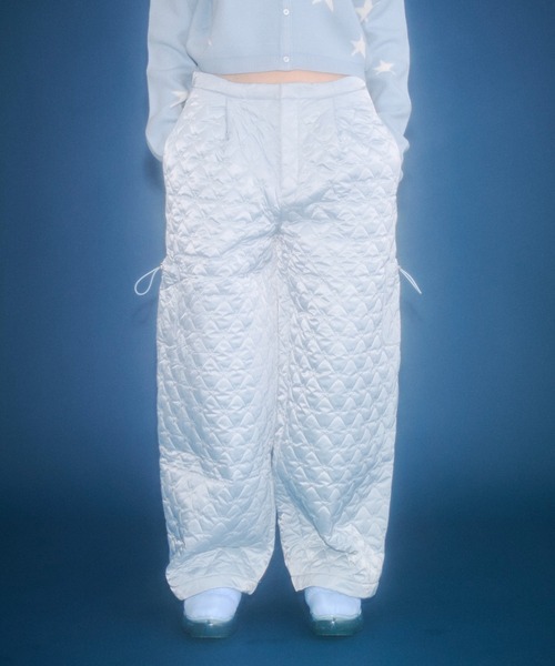 FEKETE（フェケテ）の「star quilted wide pants / 星柄キルティングワイドパンツ（カーゴパンツ・レディース・ベビーピンク/グレイッシュブルー・LARGE/MEDIUM/SMALL）」の14枚目の写真