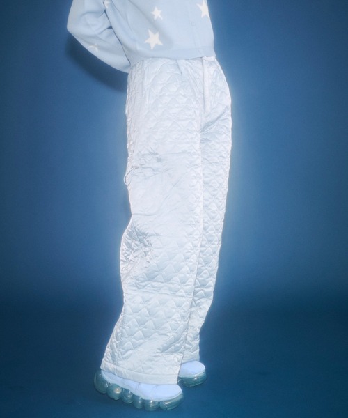 FEKETE（フェケテ）の「star quilted wide pants / 星柄キルティングワイドパンツ（カーゴパンツ・レディース・ベビーピンク/グレイッシュブルー・LARGE/MEDIUM/SMALL）」の7枚目の写真
