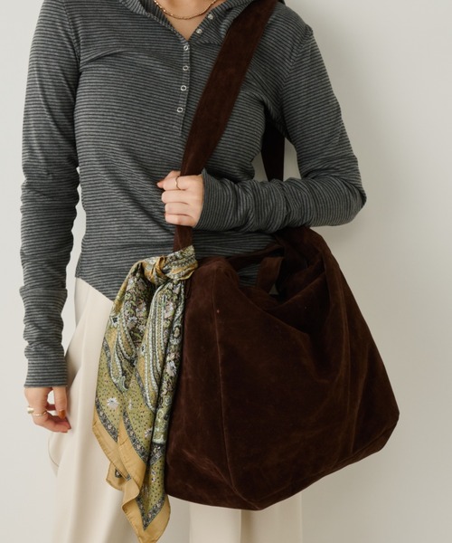 Unitage（ユニテージ）の「フェイクスウェードBIGトート（トートバッグ・レディース・ダークブラウン/ブラウン・FREE）」の7枚目の写真