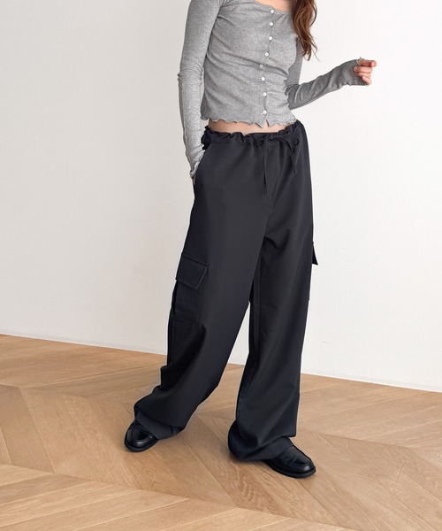 CANAL JEAN（キャナルジーン）の「diggity　ポリレーヨンカーゴイージーパンツ（その他パンツ・レディース・チャコールグレー・ONE SIZE）」の6枚目の写真