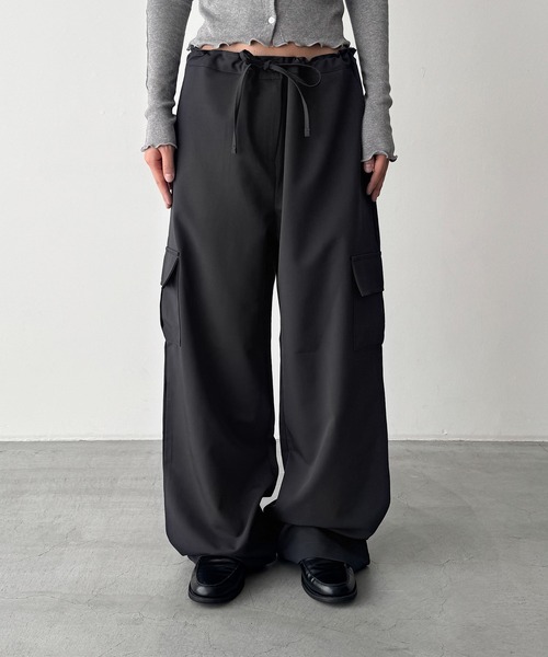 CANAL JEAN（キャナルジーン）の「diggity　ポリレーヨンカーゴイージーパンツ（その他パンツ・レディース・チャコールグレー・ONE SIZE）」の10枚目の写真