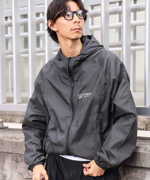 FFEIN(フェイン)の「【FFEIN(フェイン)】軽量リップストップナイロンジャケット / ワンポイント ナイロン ジップ ドローコード(ナイロンジャケット・メンズ・ブラック/サックスブルー/ブラウン/ダークネイビー・SMALL/MEDIUM/LARGE)」の7枚目の写真