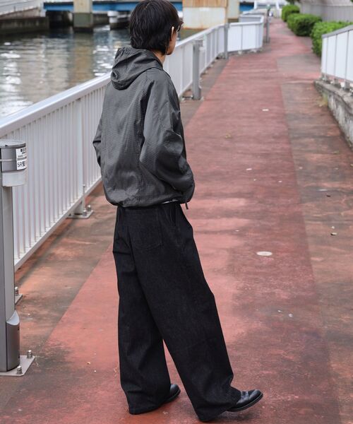FFEIN(フェイン)の「【FFEIN(フェイン)】軽量リップストップナイロンジャケット / ワンポイント ナイロン ジップ ドローコード(ナイロンジャケット・メンズ・ブラック/サックスブルー/ブラウン/ダークネイビー・SMALL/MEDIUM/LARGE)」の13枚目の写真