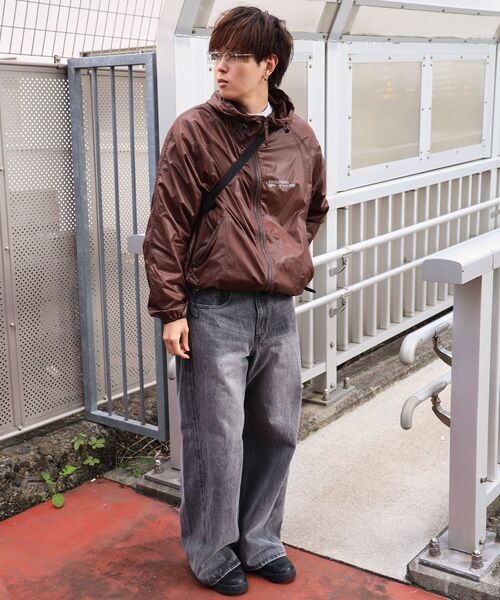 FFEIN(フェイン)の「【FFEIN(フェイン)】軽量リップストップナイロンジャケット / ワンポイント ナイロン ジップ ドローコード(ナイロンジャケット・メンズ・ブラック/サックスブルー/ブラウン/ダークネイビー・SMALL/MEDIUM/LARGE)」の18枚目の写真