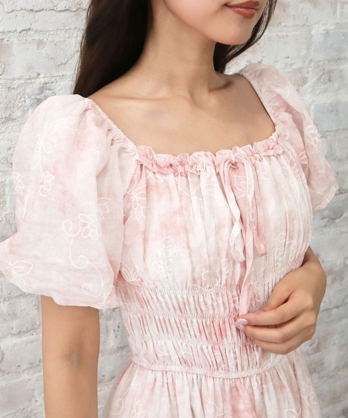 CECIL McBEE(セシルマクビー)の「バルーンスリーブティアードワンピース(ワンピース・レディース・ブルー/ピンク・MEDIUM)」の8枚目の写真