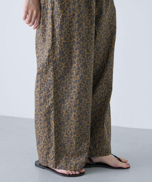 ★新品未使用タグ付き★かぐれ＊小花柄プリントイージーパンツ かぐれ（カグレ）の「小花柄プリントイージーパンツ（その他