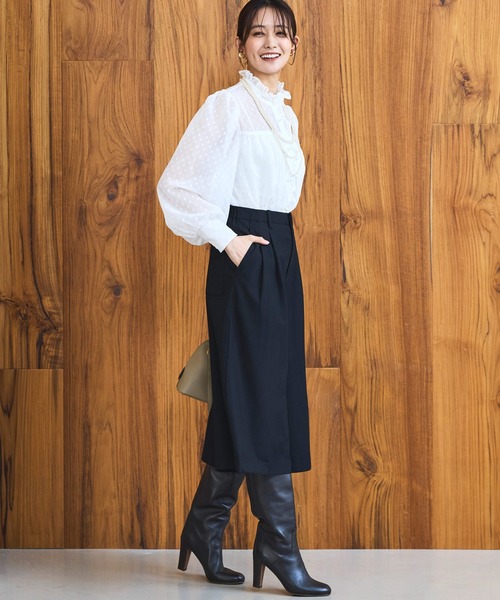 RUIRUE BOUTIQUE（ルイルエブティック）の「洗える ｜ ドット シフォン ピンタック ブラウス ｜ レディース シアー トップス 体型カバー 長袖 透け感 オフィスカジュアル きれいめ 大人かわいい シャツ（シャツ/ブラウス・レディース・ブラック/ベージュ/ネイビー/オフホワイト・M/L）」の9枚目の写真