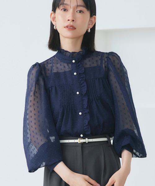 RUIRUE BOUTIQUE（ルイルエブティック）の「洗える ｜ ドット シフォン ピンタック ブラウス ｜ レディース シアー トップス 体型カバー 長袖 透け感 オフィスカジュアル きれいめ 大人かわいい シャツ（シャツ/ブラウス・レディース・ブラック/ベージュ/ネイビー/オフホワイト・M/L）」の17枚目の写真