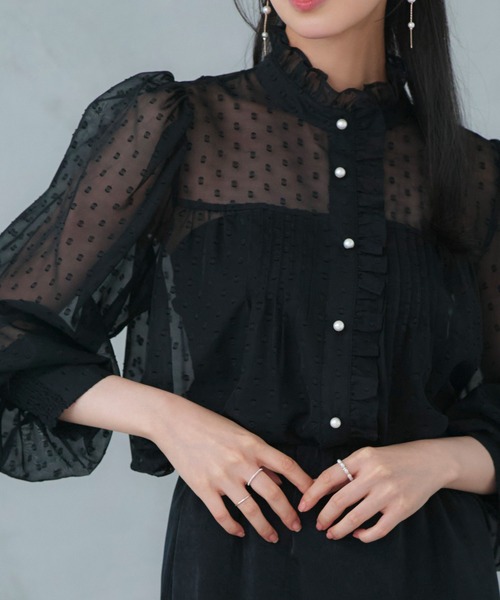RUIRUE BOUTIQUE（ルイルエブティック）の「洗える ｜ ドット シフォン ピンタック ブラウス ｜ レディース シアー トップス 体型カバー 長袖 透け感 オフィスカジュアル きれいめ 大人かわいい シャツ（シャツ/ブラウス・レディース・ブラック/ベージュ/ネイビー/オフホワイト・M/L）」の21枚目の写真