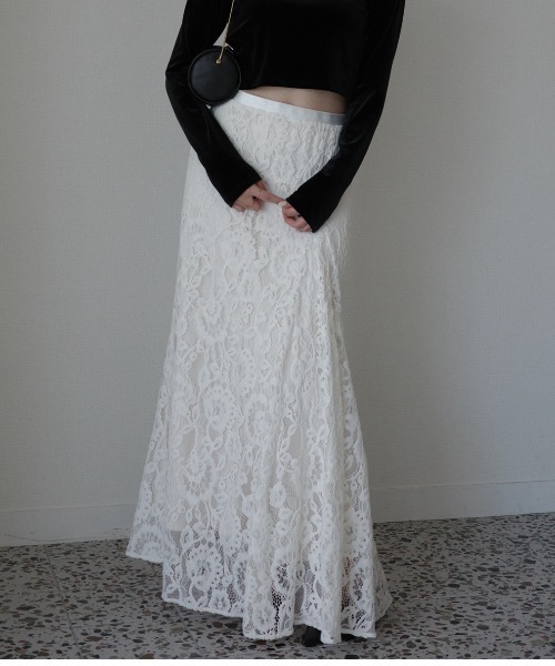 ベロアレースナロースカート（スカート）｜anuans（アニュアンス）の