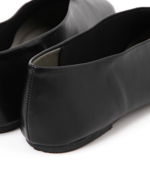 LEPSIM（レプシィム）の「オブリークフラットパンプス　589556（パンプス・レディース・シルバー/ブラック・LARGE/MEDIUM）」の8枚目の写真