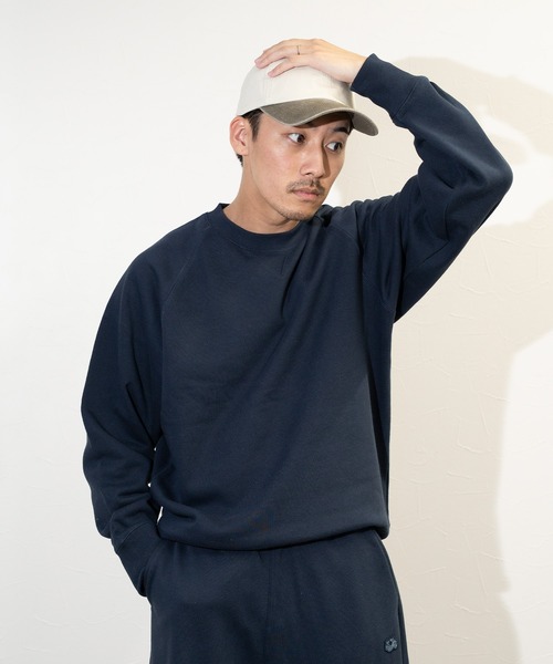 FRUIT OF THE LOOM(フルーツオブザルーム)の「【FRUIT OF THE LOOM】BASIC SWEAT SHIRT / フルーツオブザルーム 袖ワンポイントロゴ スウェット(スウェット・メンズ・ネイビー/杢グレー/アイボリー/ブラック・S/L/XL/M)」の6枚目の写真
