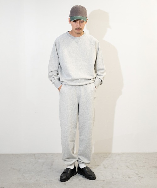 FRUIT OF THE LOOM(フルーツオブザルーム)の「【FRUIT OF THE LOOM】BASIC SWEAT SHIRT / フルーツオブザルーム 袖ワンポイントロゴ スウェット(スウェット・メンズ・ネイビー/杢グレー/アイボリー/ブラック・S/L/XL/M)」の11枚目の写真