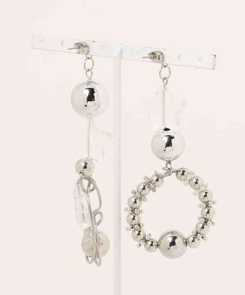 tone（トーン）の「【KKSHOP】羊ホワイトピアス(MA)（ピアス（両耳用）・レディース・ホワイト系・FREE）」の2枚目の写真