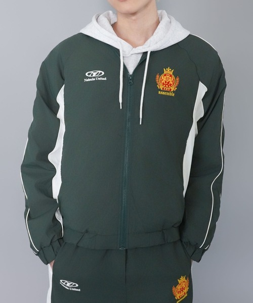 SPINNS（スピンズ）の「【セットアップ対応】短丈ナイロンジャケット/エンブレム刺繍ロゴ/配色切替（ブルゾン・メンズ・ホワイト/ブラック/ネイビー/グリーン/ワイン・ONESIZE）」の3枚目の写真