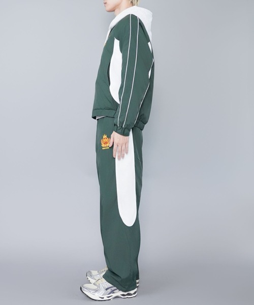 SPINNS（スピンズ）の「【セットアップ対応】短丈ナイロンジャケット/エンブレム刺繍ロゴ/配色切替（ブルゾン・メンズ・ホワイト/ブラック/ネイビー/グリーン/ワイン・ONESIZE）」の13枚目の写真