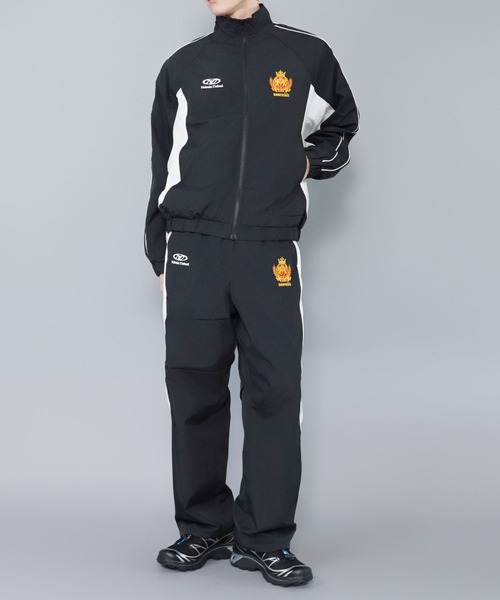 SPINNS（スピンズ）の「【セットアップ対応】短丈ナイロンジャケット/エンブレム刺繍ロゴ/配色切替（ブルゾン・メンズ・ホワイト/ブラック/ネイビー/グリーン/ワイン・ONESIZE）」の8枚目の写真