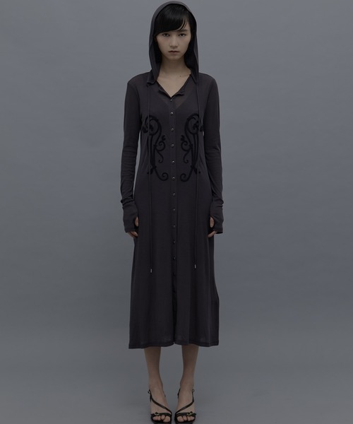 tanakadaisuke（タナカダイスケ）の「【tanakadaisuke/タナカダイスケ】《STUDIOUS別注》iron embroidery cotton sheer one-piece/エンブロイダリーコットンシアーワンピース（ワンピース・レディース・ブラック/グレー・FREE）」の6枚目の写真