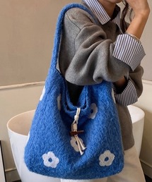SHOUYO（ショウヨウ）の「ふわもこフラワーワッペントートバッグ／ブラウン・ブルー・レッド（ショルダーバッグ）」