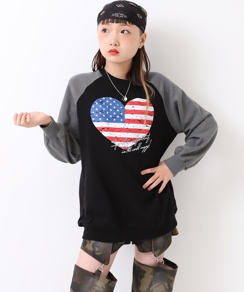 ANAP GｉRL（アナップガール）の「アメリカンハート ラグラン オーバー スウェット（スウェット・キッズ・ブラック/ダークアッシュ/レッド・XS/S/M）」の3枚目の写真