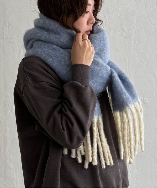 LBC（エルビーシー）の「バルキーフリンジマフラー（マフラー・レディース・グレー/グリーン系/ピンク系/オレンジ系/オフホワイト/サックスブルー・FREE）」の9枚目の写真