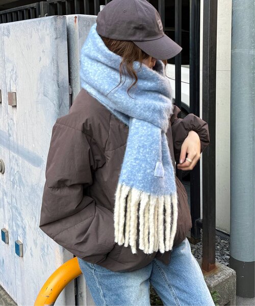 LBC（エルビーシー）の「バルキーフリンジマフラー（マフラー・レディース・グレー/グリーン系/ピンク系/オレンジ系/オフホワイト/サックスブルー・FREE）」の10枚目の写真