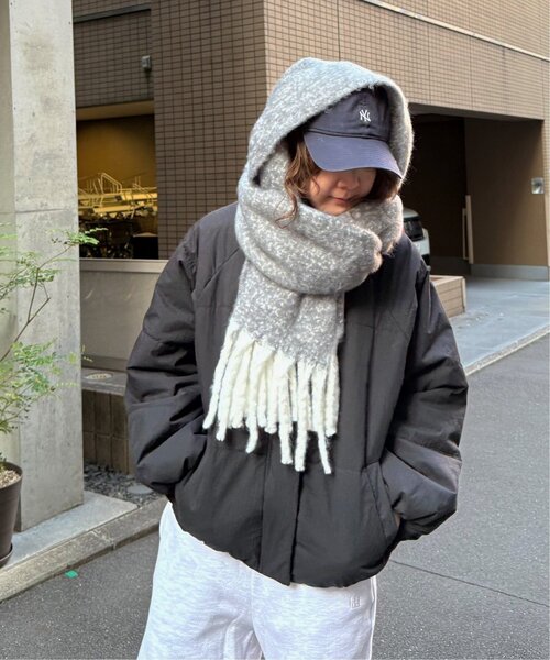 LBC（エルビーシー）の「バルキーフリンジマフラー（マフラー・レディース・グレー/グリーン系/ピンク系/オレンジ系/オフホワイト/サックスブルー・FREE）」の14枚目の写真