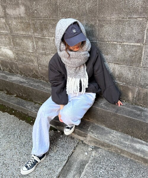 LBC（エルビーシー）の「バルキーフリンジマフラー（マフラー・レディース・グレー/グリーン系/ピンク系/オレンジ系/オフホワイト/サックスブルー・FREE）」の16枚目の写真