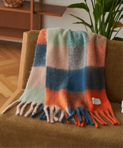 LBC（エルビーシー）の「バルキーフリンジマフラー（マフラー・レディース・グレー/グリーン系/ピンク系/オレンジ系/オフホワイト/サックスブルー・FREE）」の16枚目の写真