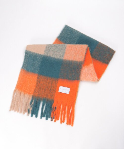 LBC（エルビーシー）の「バルキーフリンジマフラー（マフラー・レディース・グレー/グリーン系/ピンク系/オレンジ系/オフホワイト/サックスブルー・FREE）」の17枚目の写真