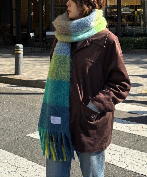 LBC（エルビーシー）の「バルキーフリンジマフラー（マフラー・レディース・グレー/グリーン系/ピンク系/オレンジ系/オフホワイト/サックスブルー・FREE）」の21枚目の写真