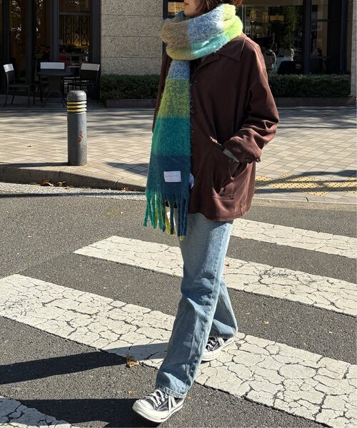 LBC（エルビーシー）の「バルキーフリンジマフラー（マフラー・レディース・グレー/グリーン系/ピンク系/オレンジ系/オフホワイト/サックスブルー・FREE）」の22枚目の写真