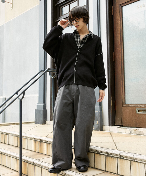 PUBLUX(パブリュクス)の「PUBLUX/パブリュクス 配色ニットカーディガン(限定展開)(カーディガン/ボレロ・メンズ・ベージュ/ブラック/グレー・SMALL/MEDIUM/LARGE)」の12枚目の写真