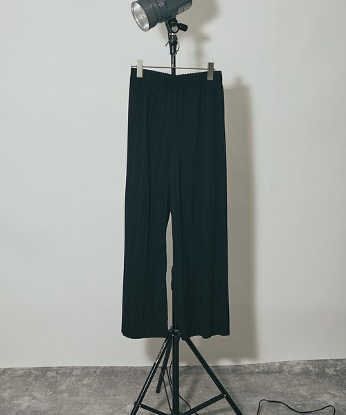 ANOTHER S(アナザーエス)の「プリーツパンツ(その他パンツ・レディース・ブラウン/ブラック/グレー・M)」の2枚目の写真